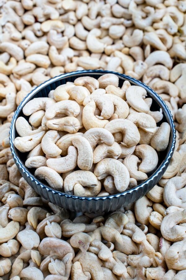 raw cashews